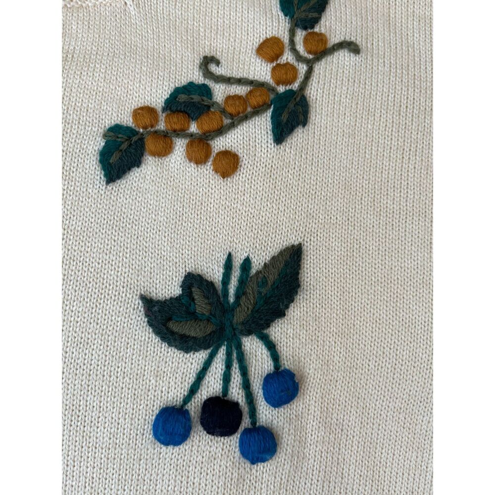 Vintage Austin Hill Embroidered Cream Cardigan Sweater Wool Blend Size Small - Picture 4 of 9